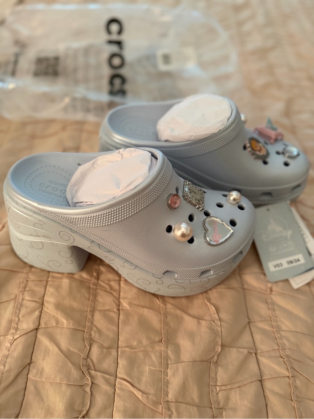 Cinderella Platform Clogs by Crocs (M5/W7) - Picture 3 of 8